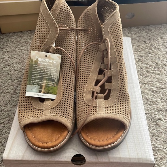 bearpaw wedge sandals - Picture 2 of 10